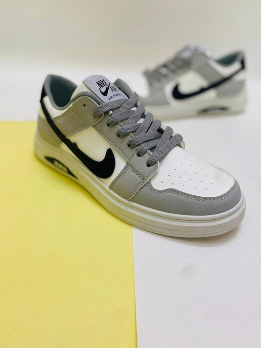 Nike Men's Casual Sneakers